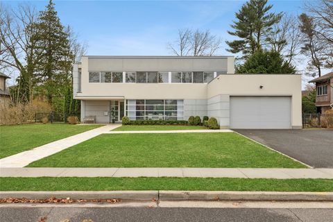 32 Pebble Lane Roslyn Heights NY 11577