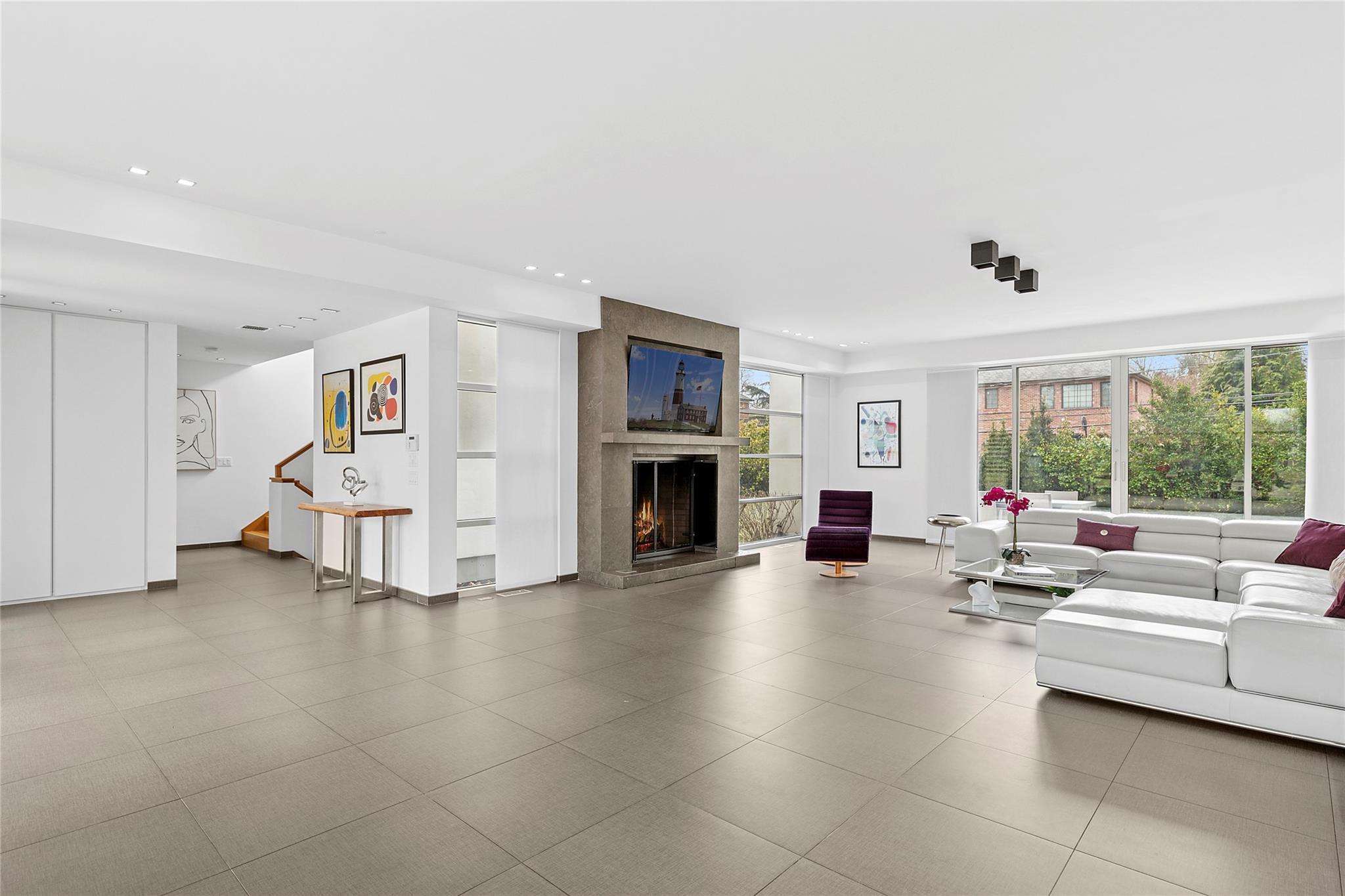 32 Pebble Lane
