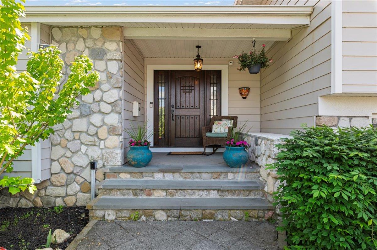 Massapequa, New York 11758, United States, 4 Bedrooms Bedrooms, ,3 BathroomsBathrooms,Residential,Active,129822