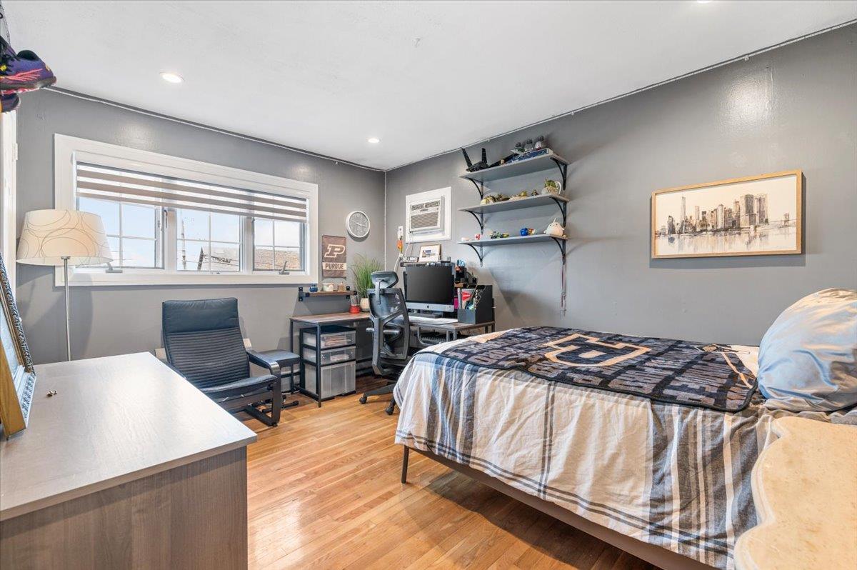 Massapequa, New York 11758, United States, 4 Bedrooms Bedrooms, ,3 BathroomsBathrooms,Residential,Active,129822