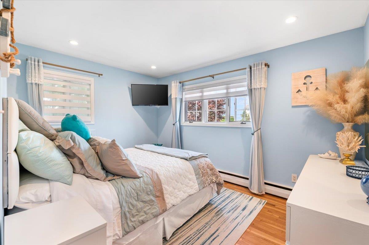 Massapequa, New York 11758, United States, 4 Bedrooms Bedrooms, ,3 BathroomsBathrooms,Residential,Active,129822