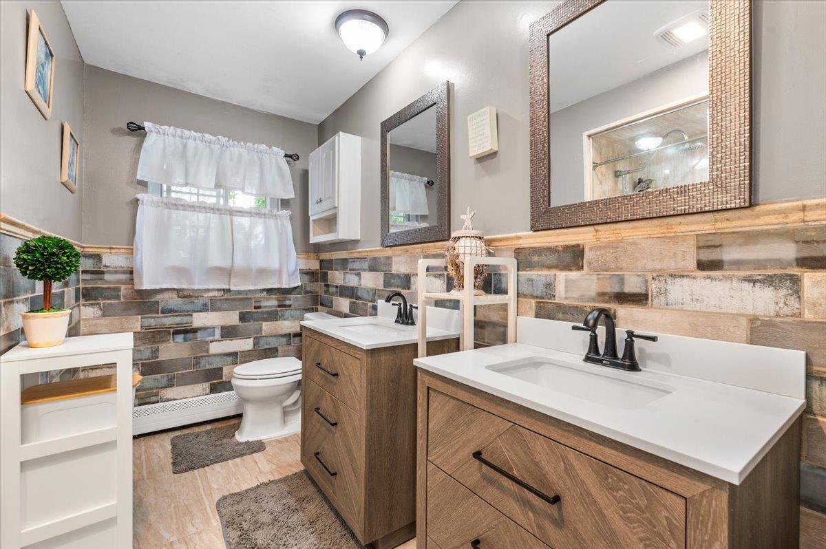 Massapequa, New York 11758, United States, 4 Bedrooms Bedrooms, ,3 BathroomsBathrooms,Residential,Active,129822