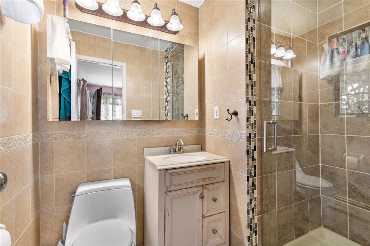 Massapequa, New York 11758, United States, 4 Bedrooms Bedrooms, ,3 BathroomsBathrooms,Residential,Active,129822