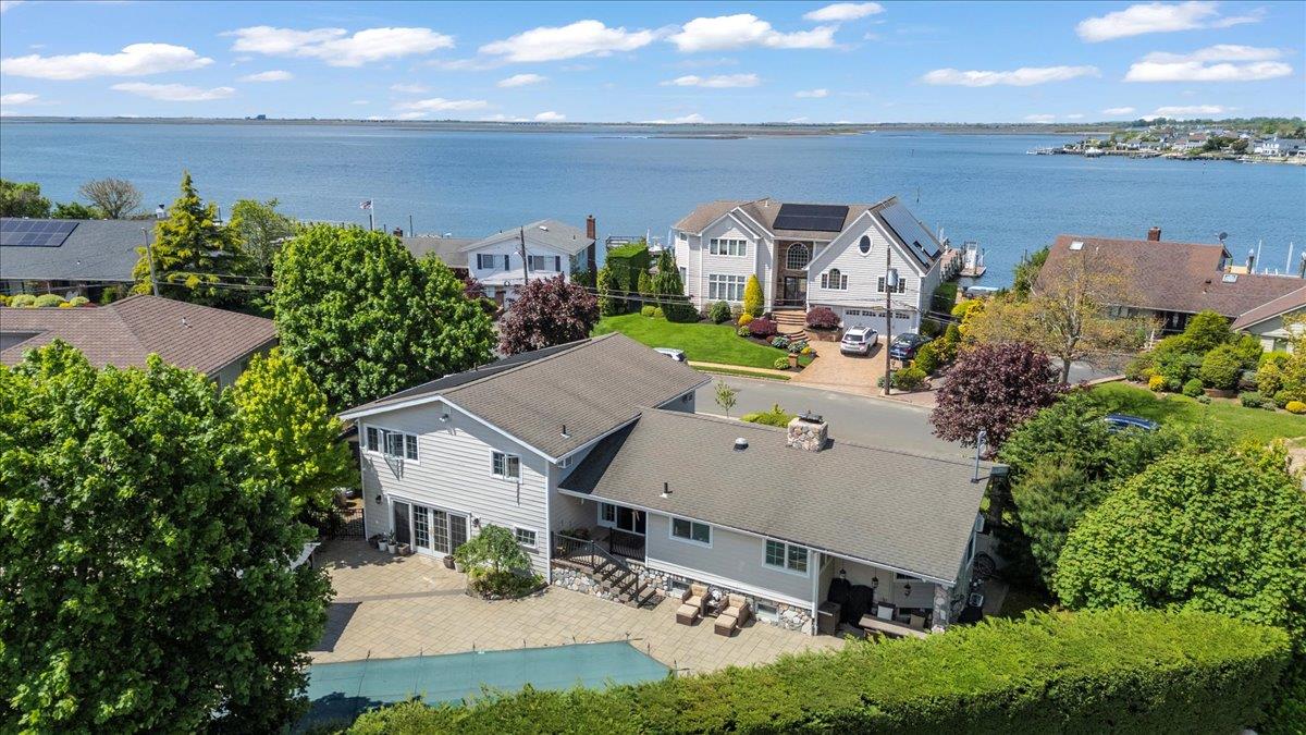 Massapequa, New York 11758, United States, 4 Bedrooms Bedrooms, ,3 BathroomsBathrooms,Residential,Active,129822