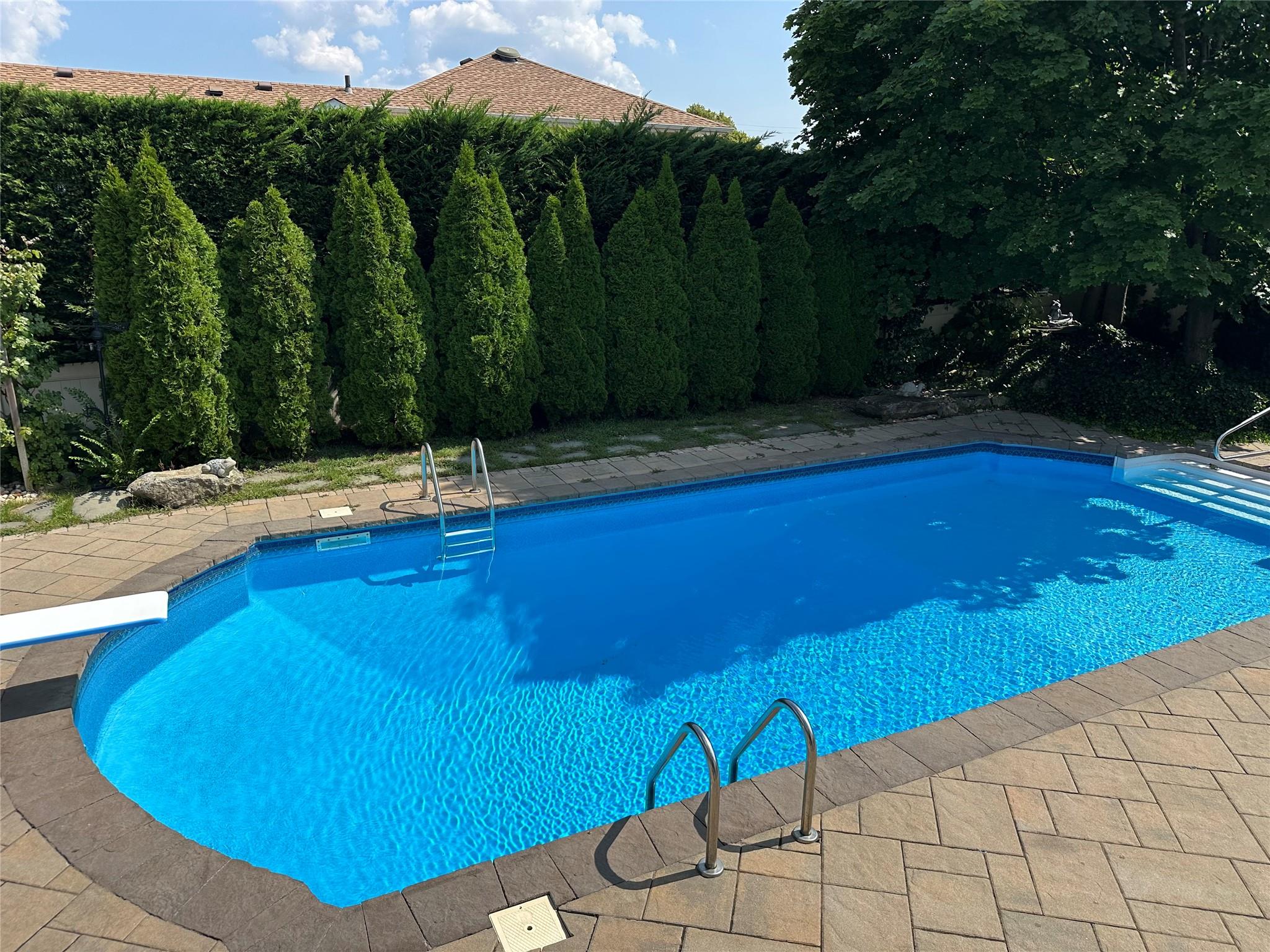 Massapequa, New York 11758, United States, 4 Bedrooms Bedrooms, ,3 BathroomsBathrooms,Residential,Active,129822