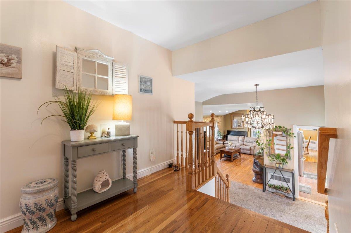 Massapequa, New York 11758, United States, 4 Bedrooms Bedrooms, ,3 BathroomsBathrooms,Residential,Active,129822