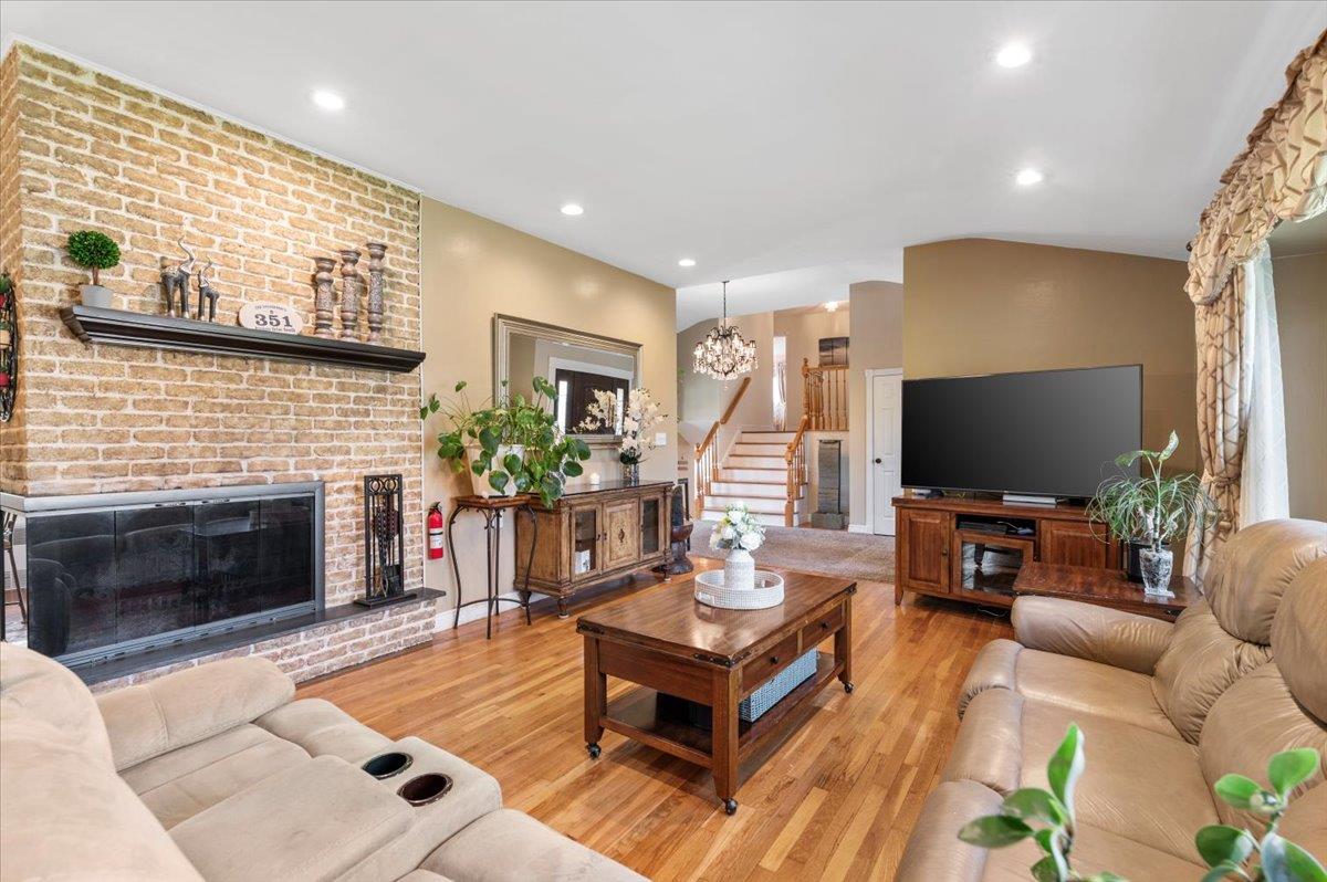 Massapequa, New York 11758, United States, 4 Bedrooms Bedrooms, ,3 BathroomsBathrooms,Residential,Active,129822