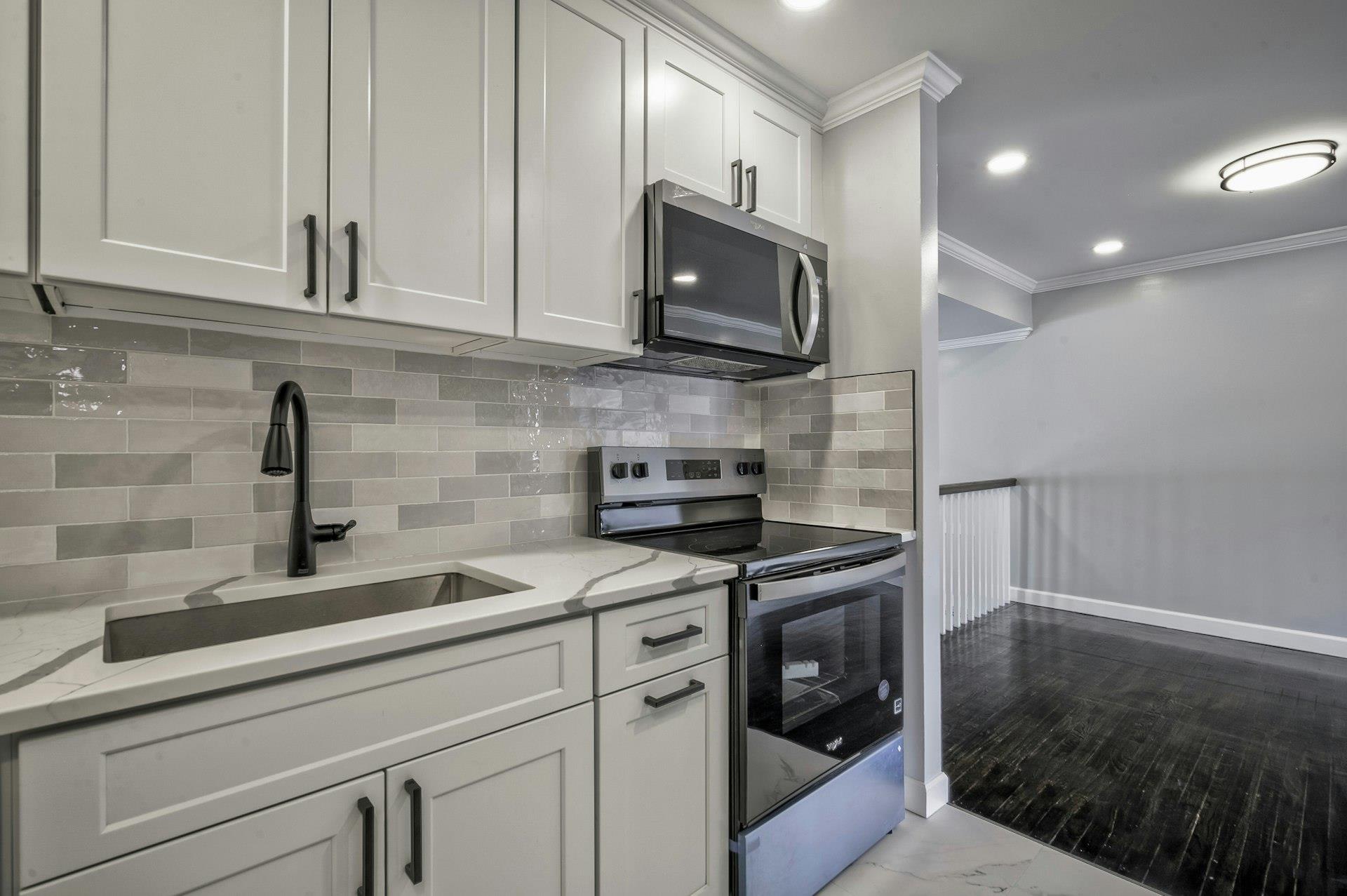 646 Evelyn Ave Avenue, East Meadow, New York image 10