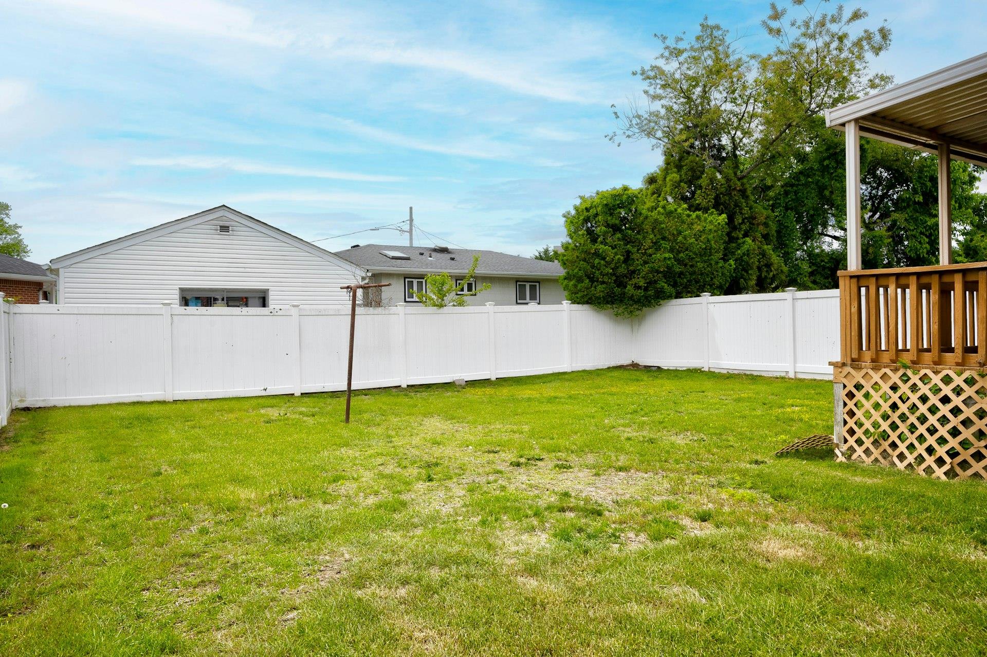 646 Evelyn Ave Avenue, East Meadow, New York image 23