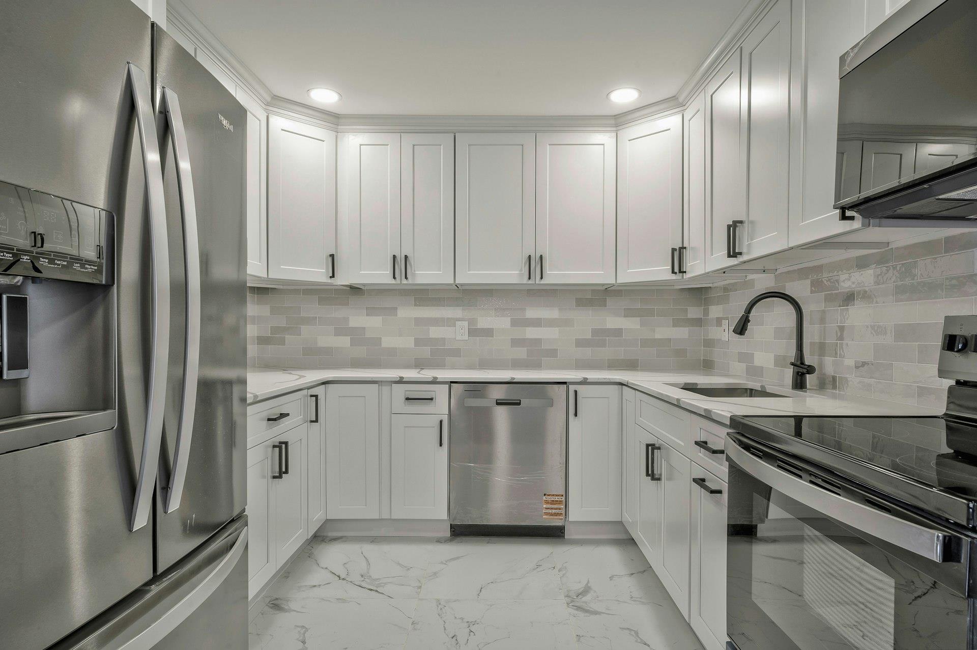 646 Evelyn Ave Avenue, East Meadow, New York image 9