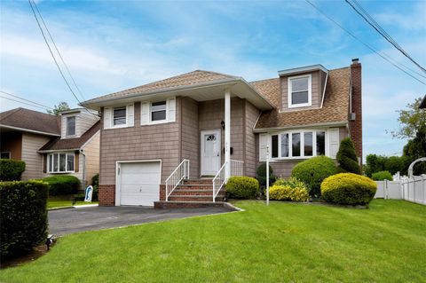646 Evelyn Ave Avenue East Meadow NY 11554
