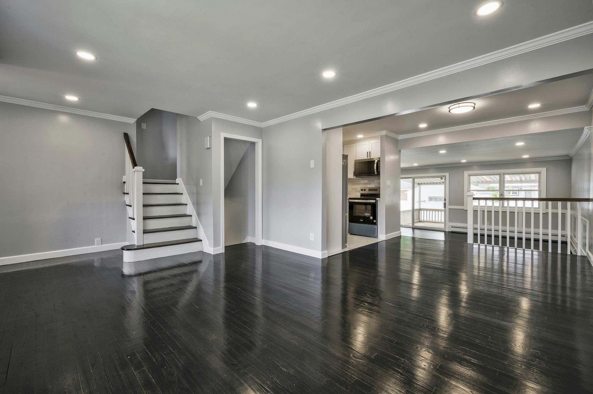 646 Evelyn Ave Avenue, East Meadow, New York image 6