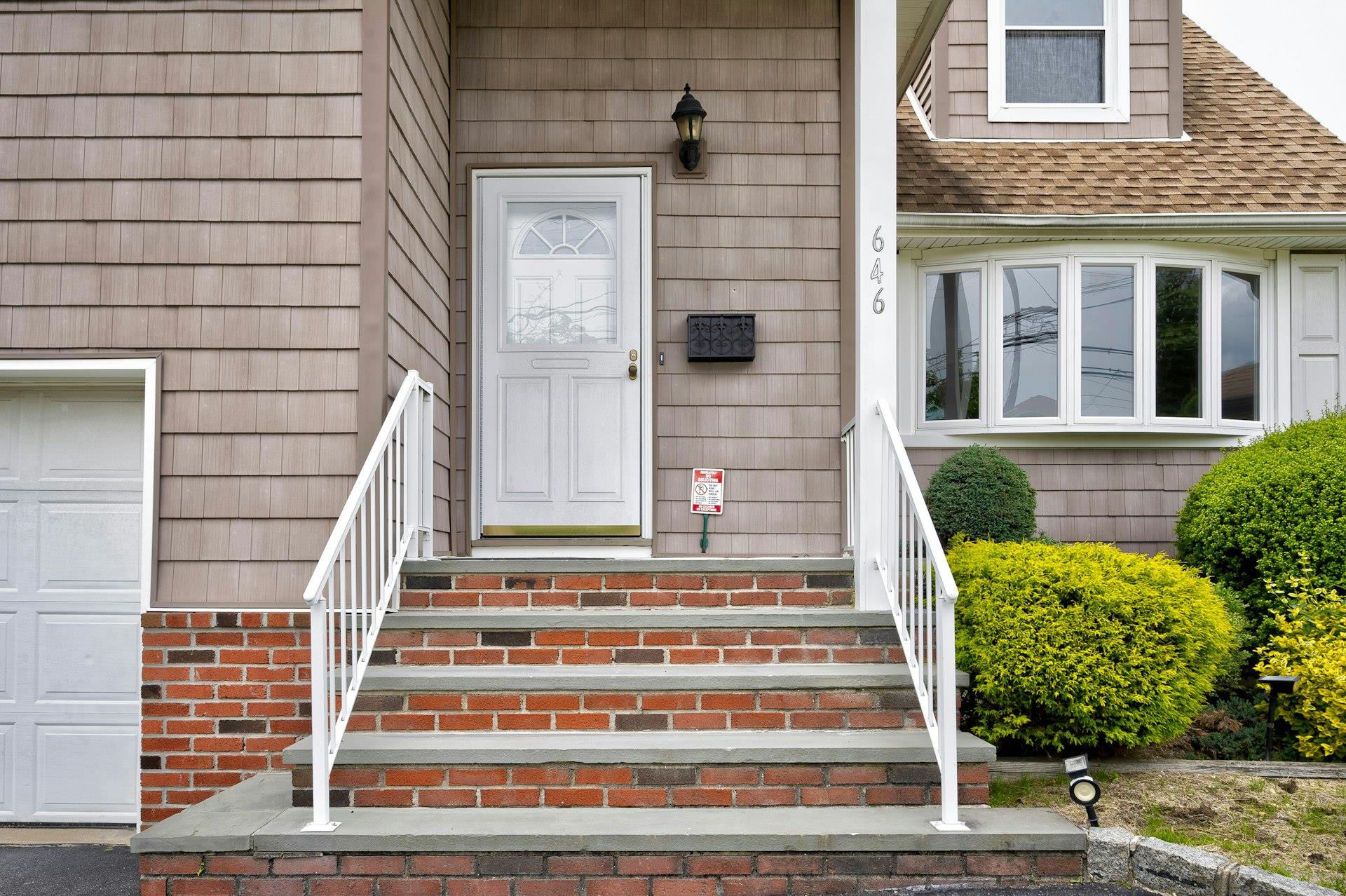 646 Evelyn Ave Avenue, East Meadow, New York image 3