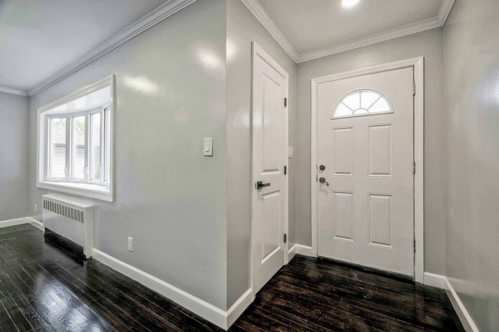 646 Evelyn Ave Avenue, East Meadow, New York image 4