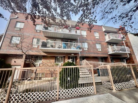 Photo of 9421 Alstyne Avenue #2D, Elmhurst, NY 11373 (MLS # 938151)