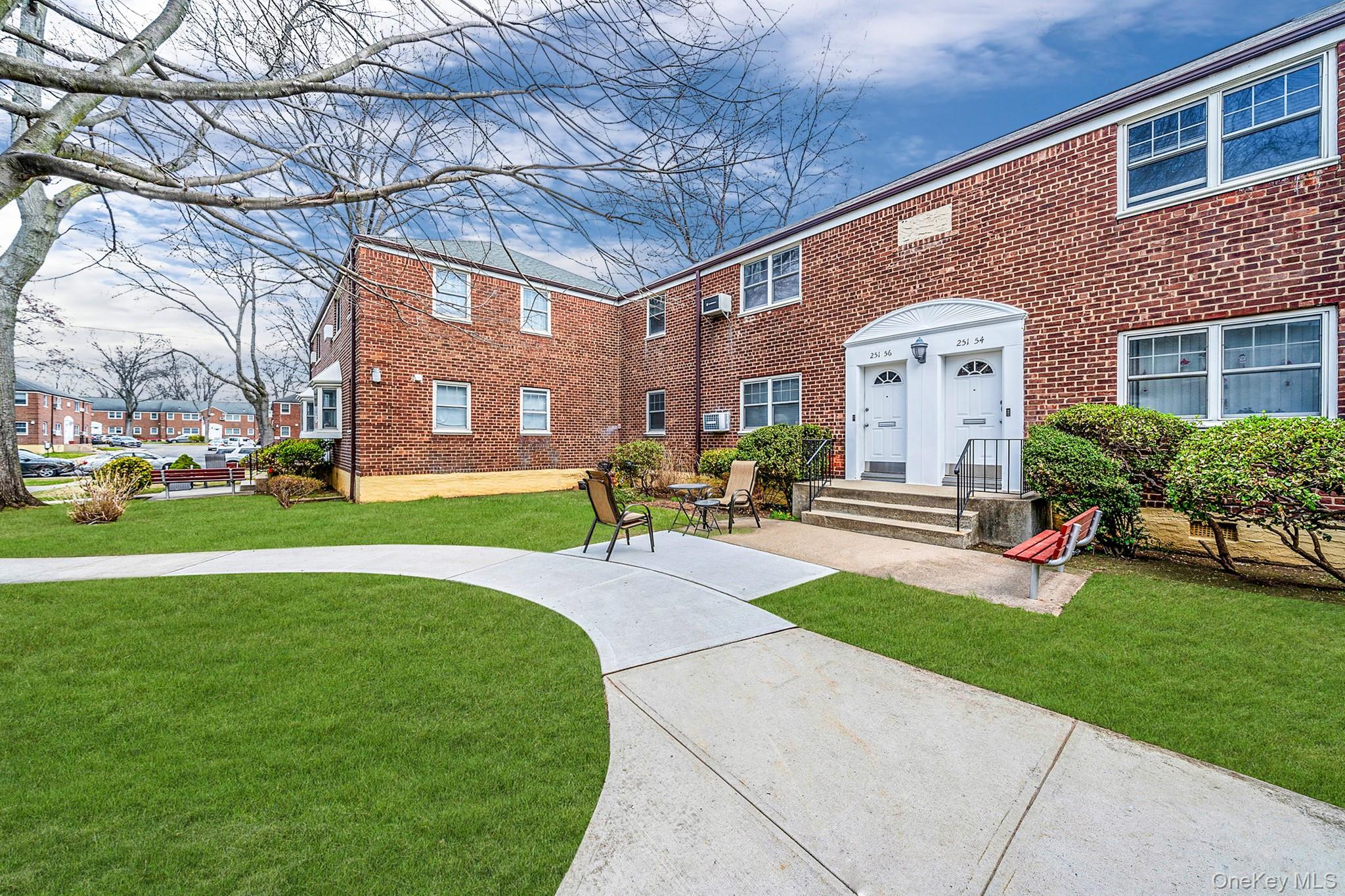 251-54 61 Avenue Avenue 1162