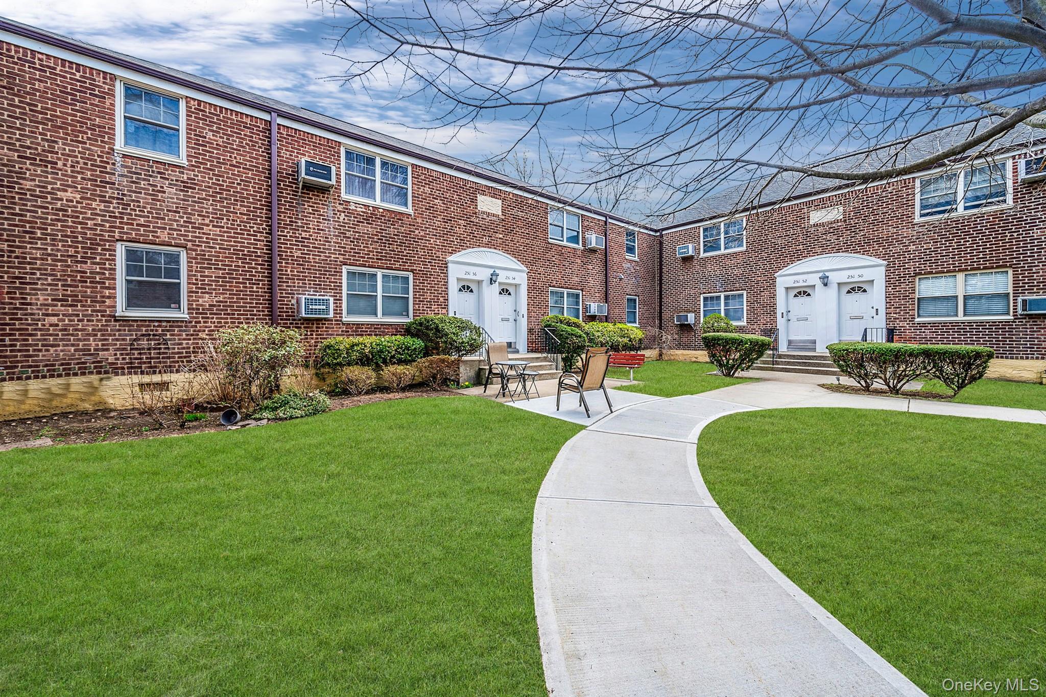 251-54 61 Avenue Avenue 1162