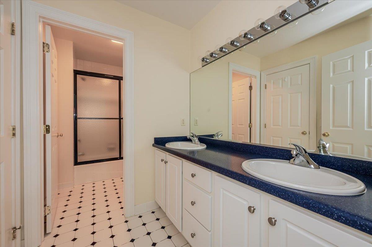 26 Hynard Place, Baldwin Place, New York image 24
