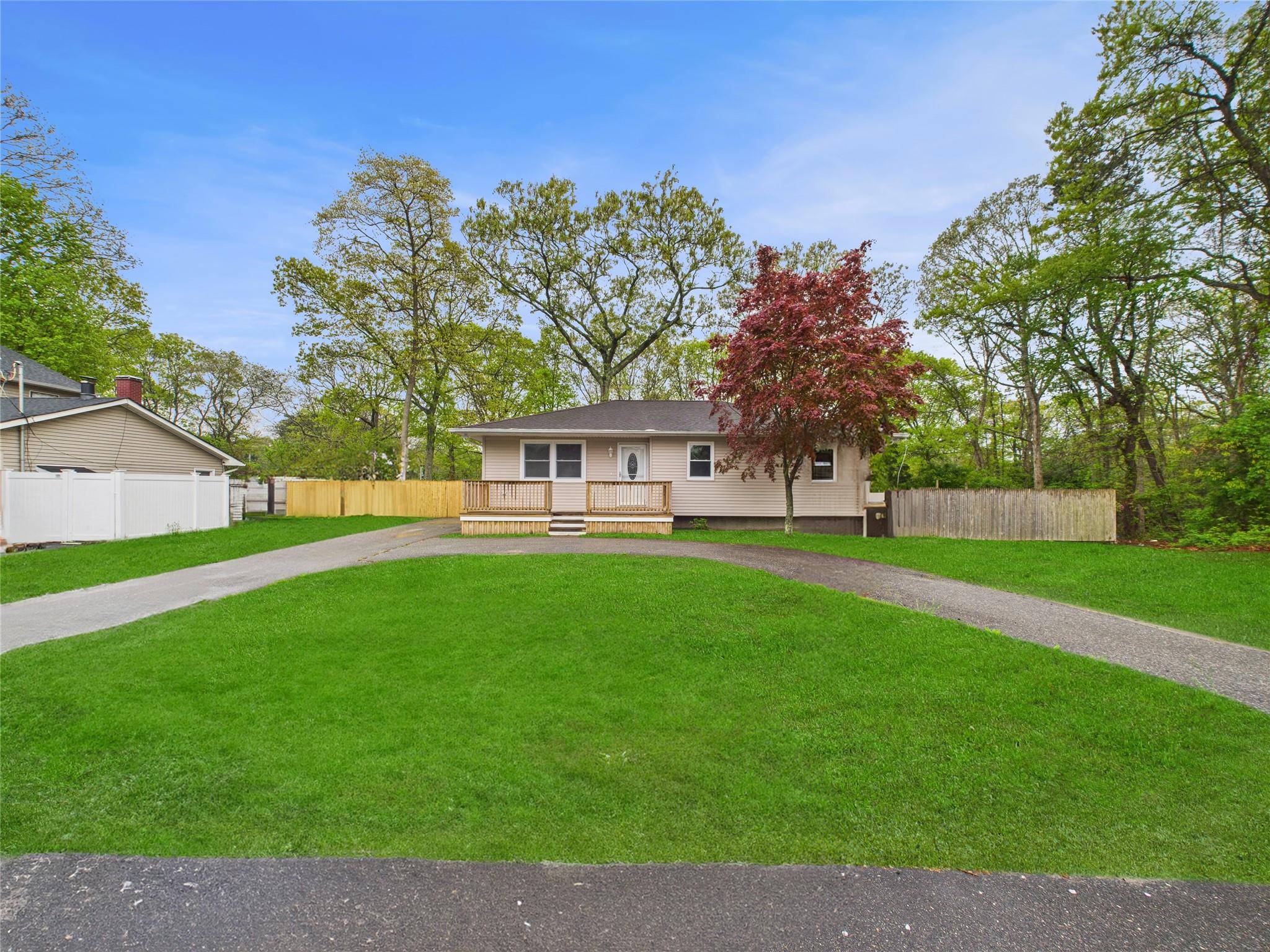 170 Mastic Boulevard, Mastic, New York image 1