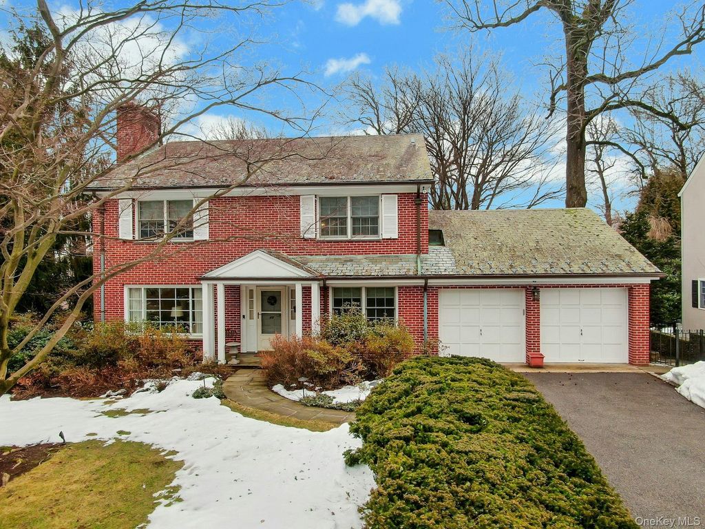 Photo of 48 Highland Circle, Bronxville, NY 10708 (MLS # 967405)