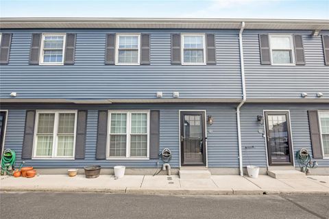 Photo of 116 Westend Avenue #21, Freeport, NY 11520 (MLS # 894865)