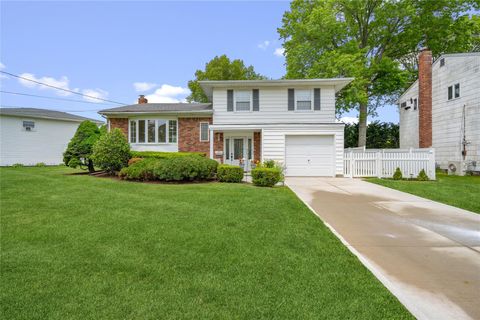 6 Poppy Drive Massapequa Park NY 11762