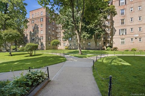 Homes For Sale - 51-42 30th Avenue #3L<br/> Woodside, NY 11377