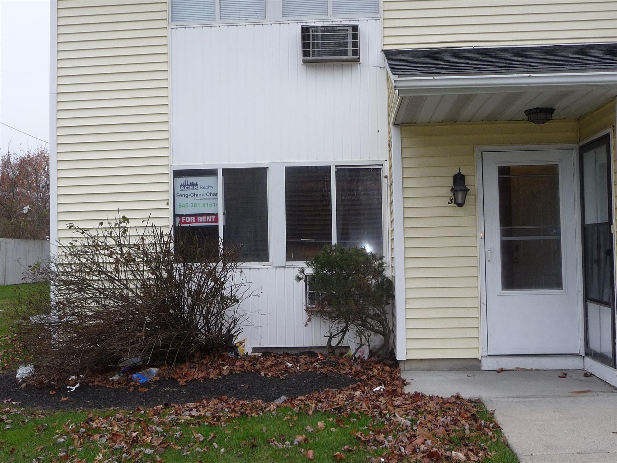 Rental Property at Ruth Court, Middletown, New York - Bedrooms: 2 
Bathrooms: 1  - $1,950 MO.