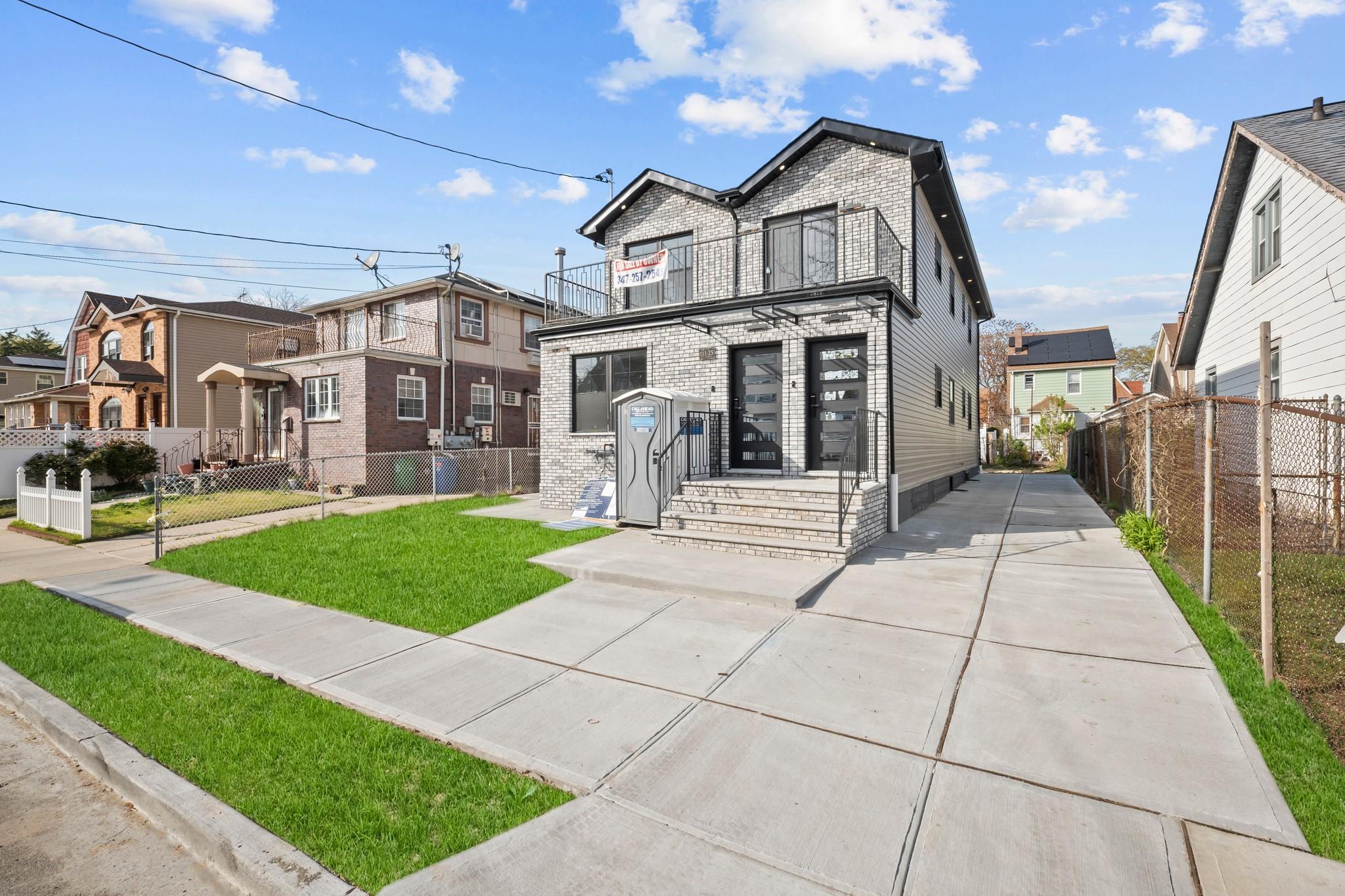 Property for Sale at 177th Street, Addisleigh Park, Queens, NY - Bedrooms: 6 
Bathrooms: 5  - $1,399,000