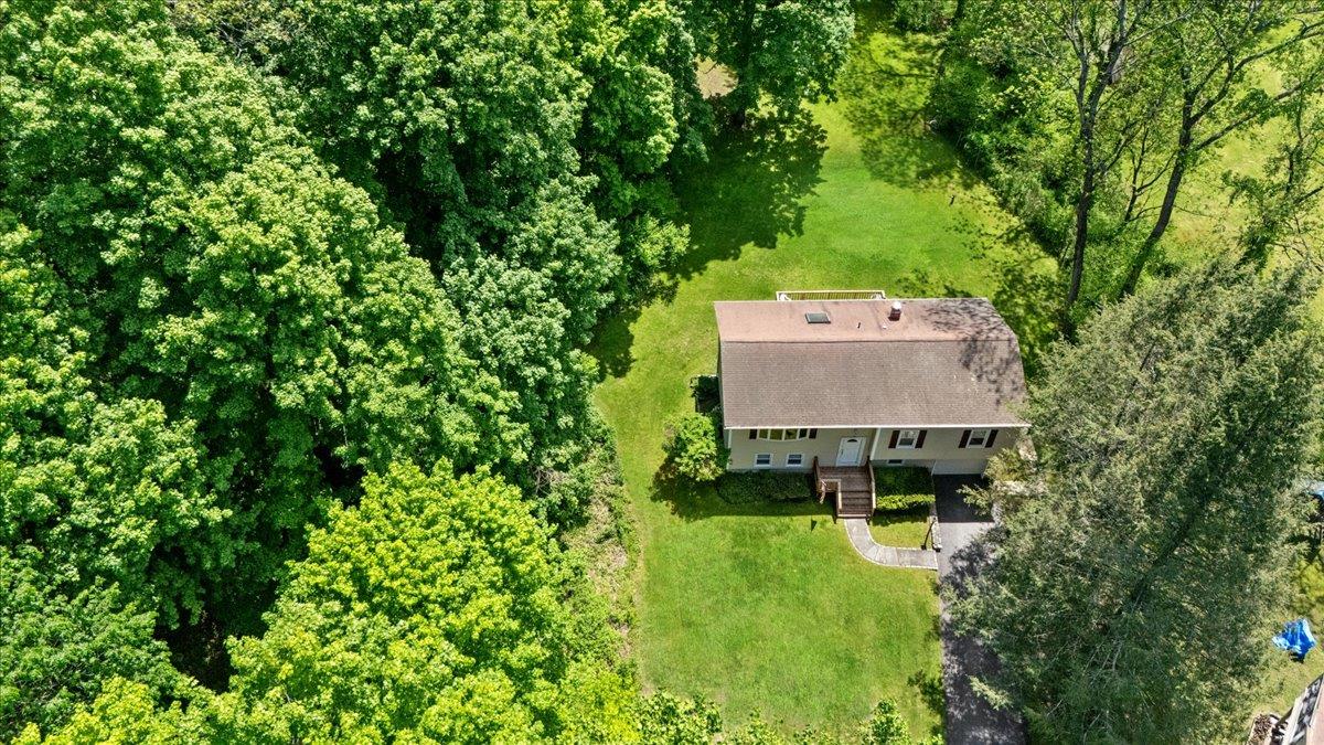 14 Abraham Gunn Memorial Drive, Cortlandt Manor, New York image 2