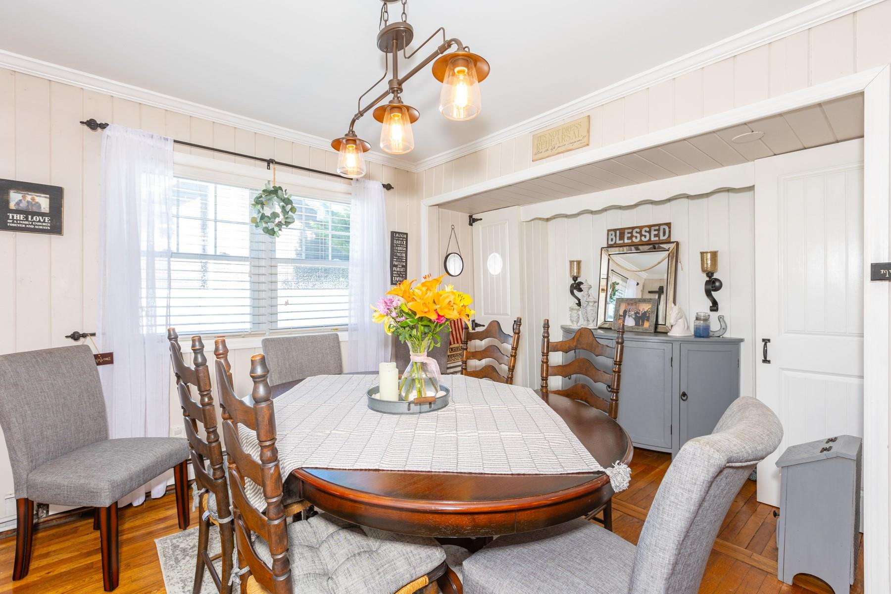 120 Gladstone Avenue, West Islip, New York image 18