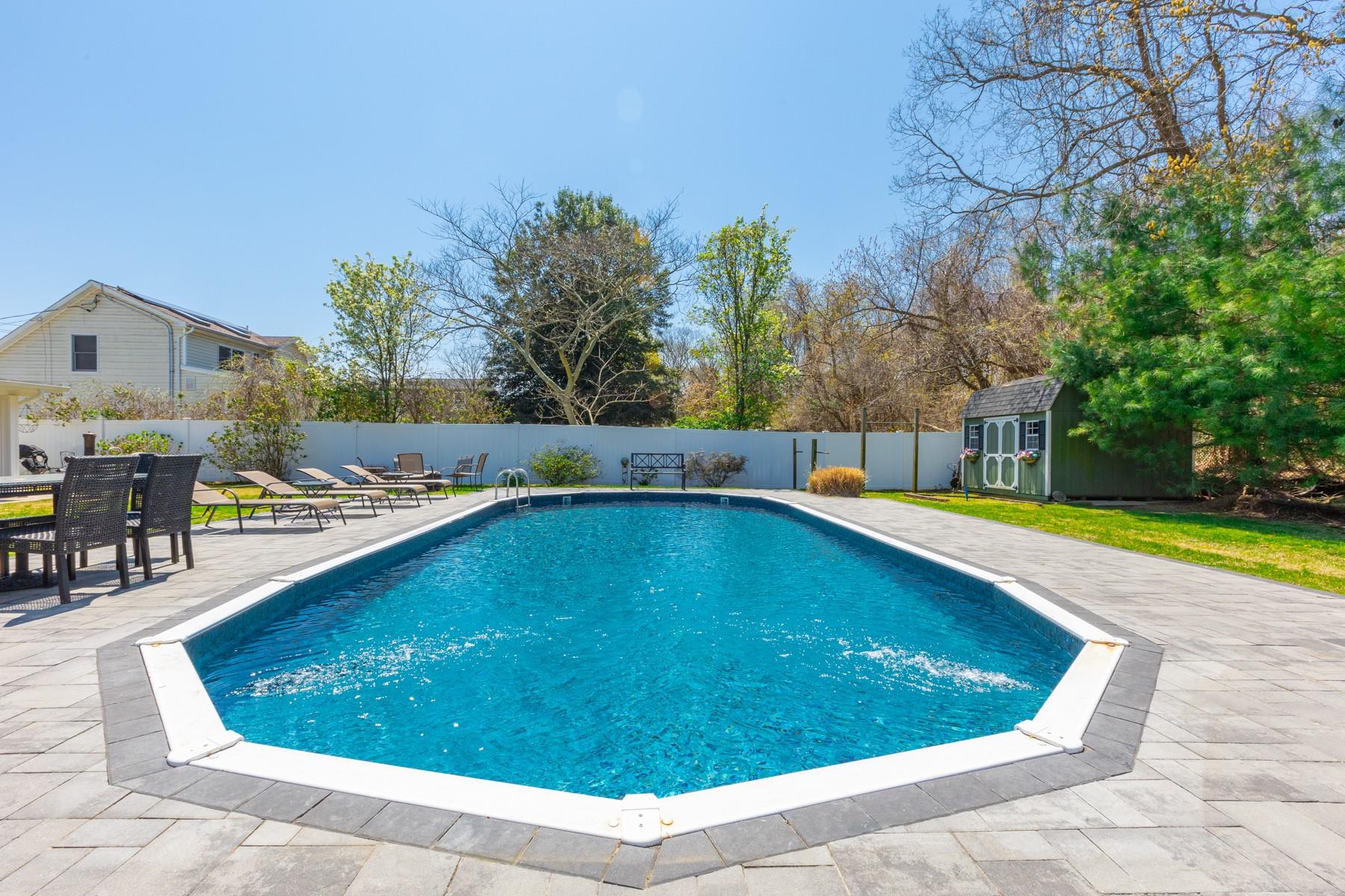 120 Gladstone Avenue, West Islip, New York image 24