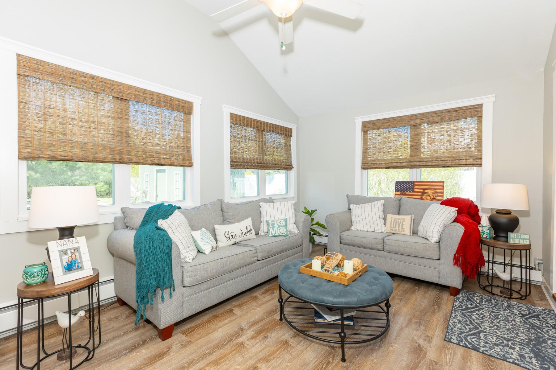 120 Gladstone Avenue, West Islip, New York image 16