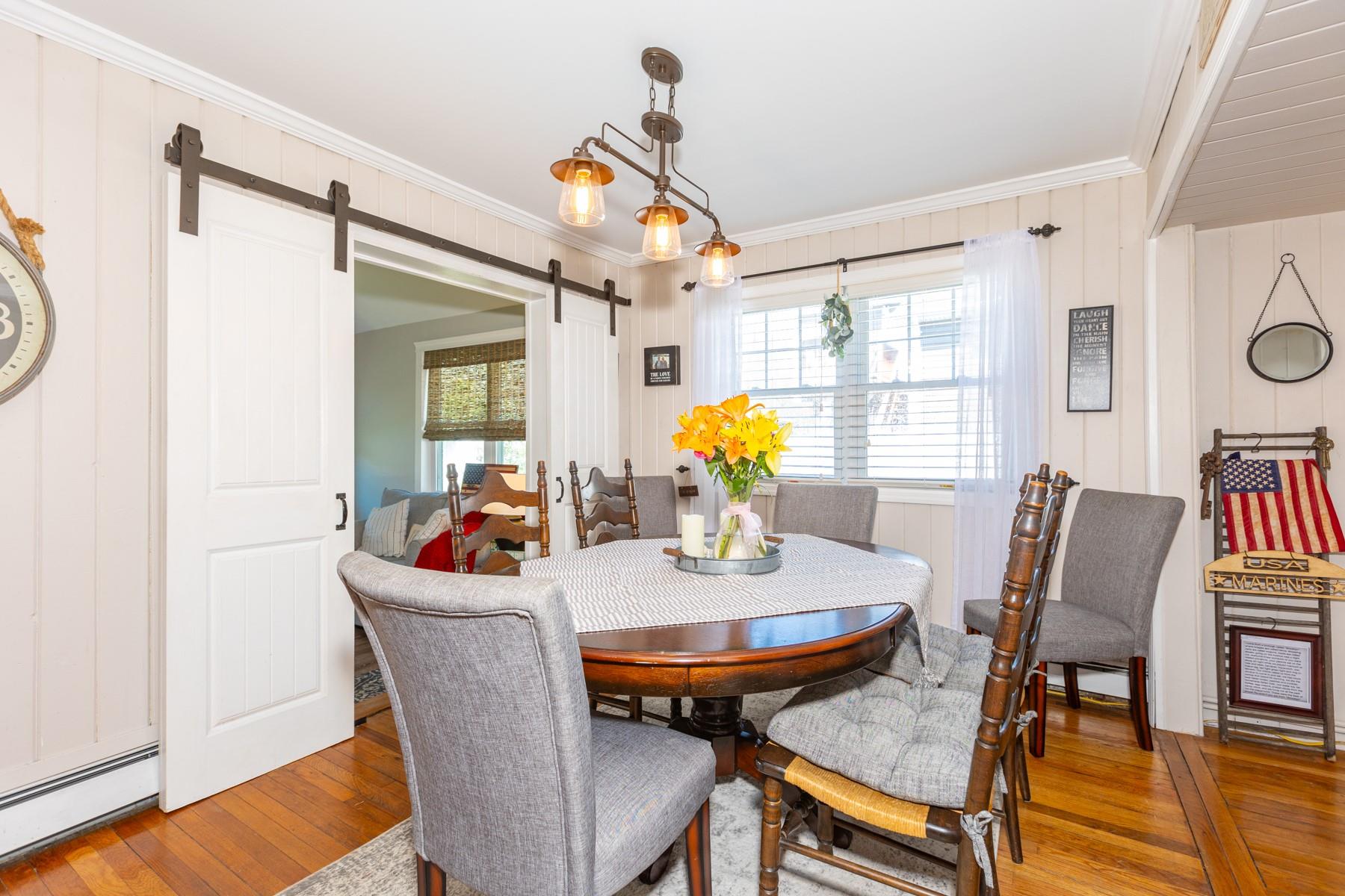 120 Gladstone Avenue, West Islip, New York image 17