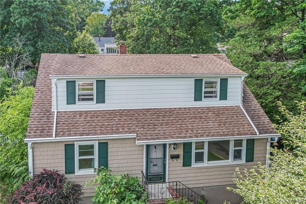 Photo of 7 S Park Avenue, Nanuet, NY 10954 (MLS # 1010292)