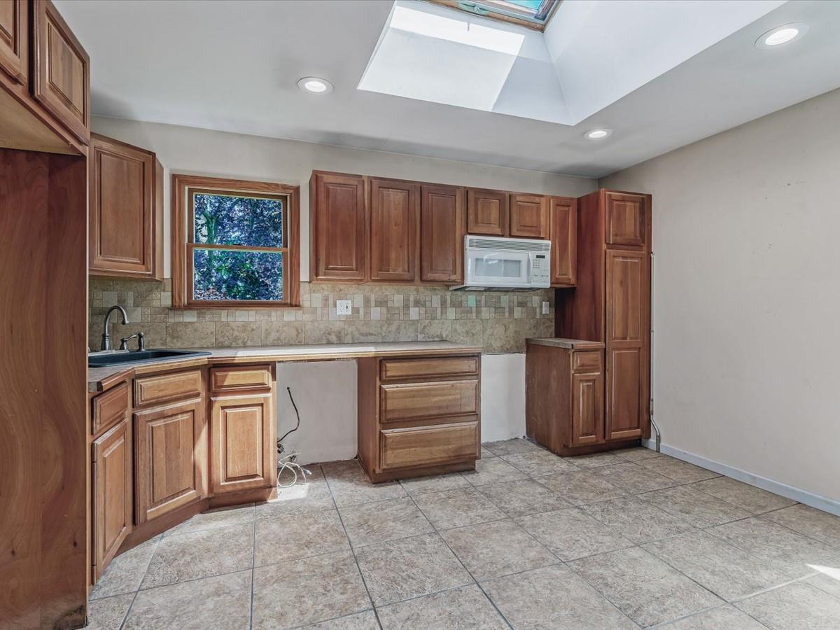 261 N Albany Avenue, Massapequa, New York image 15