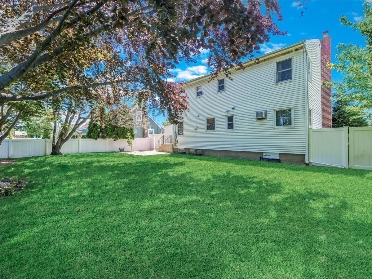261 N Albany Avenue, Massapequa, New York image 25