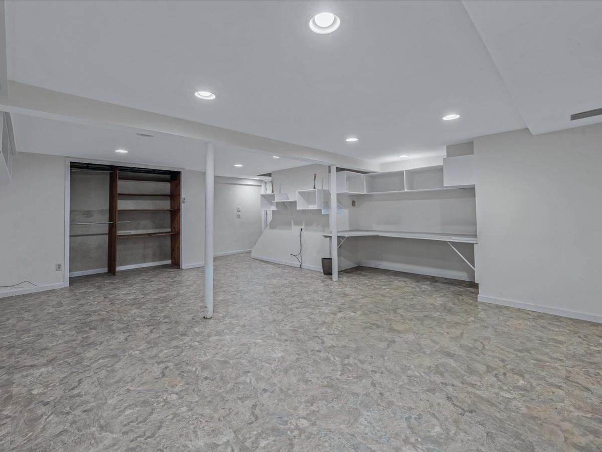261 N Albany Avenue, Massapequa, New York image 21