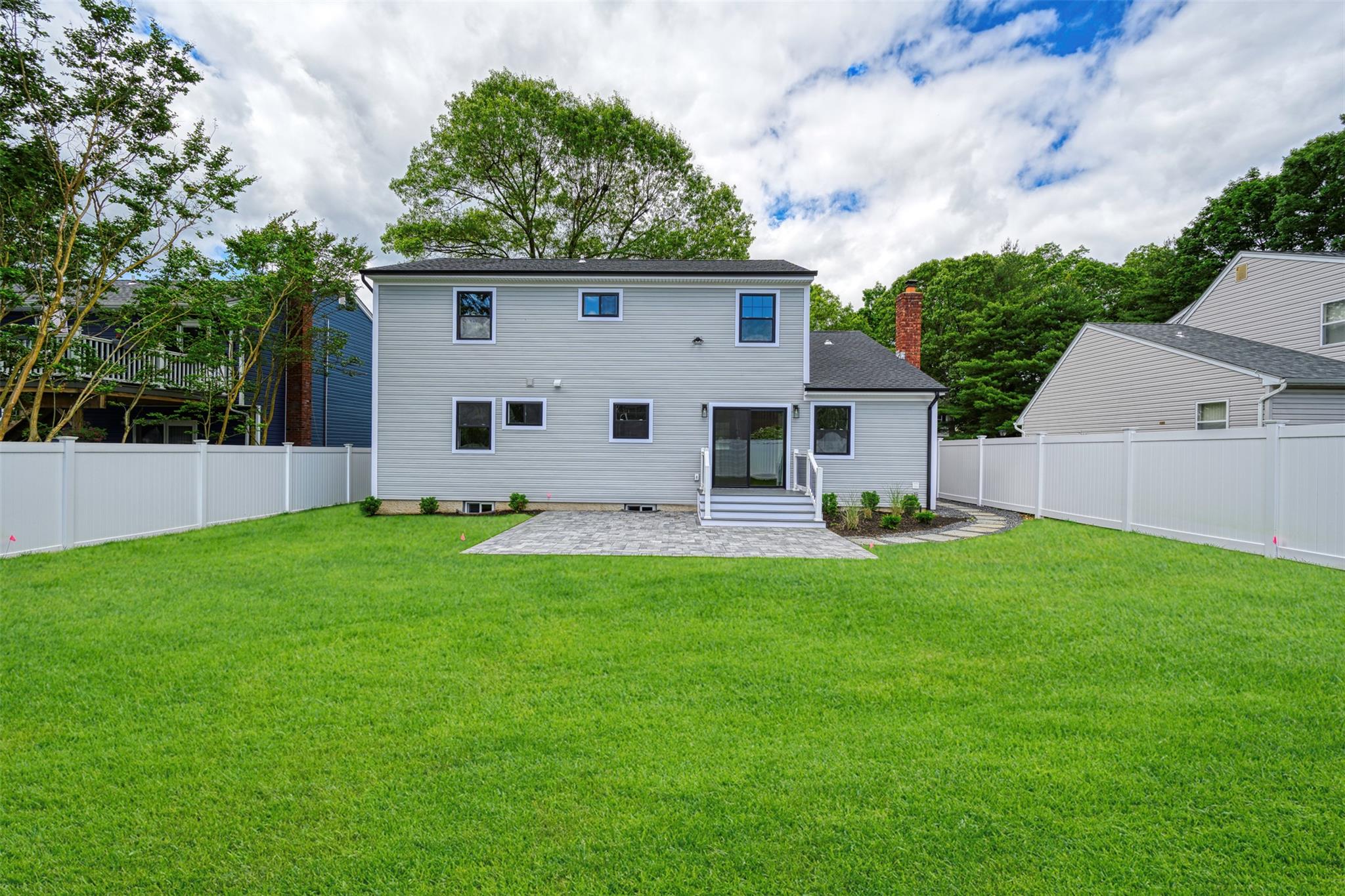 8 Massey Court, Huntington, New York image 4