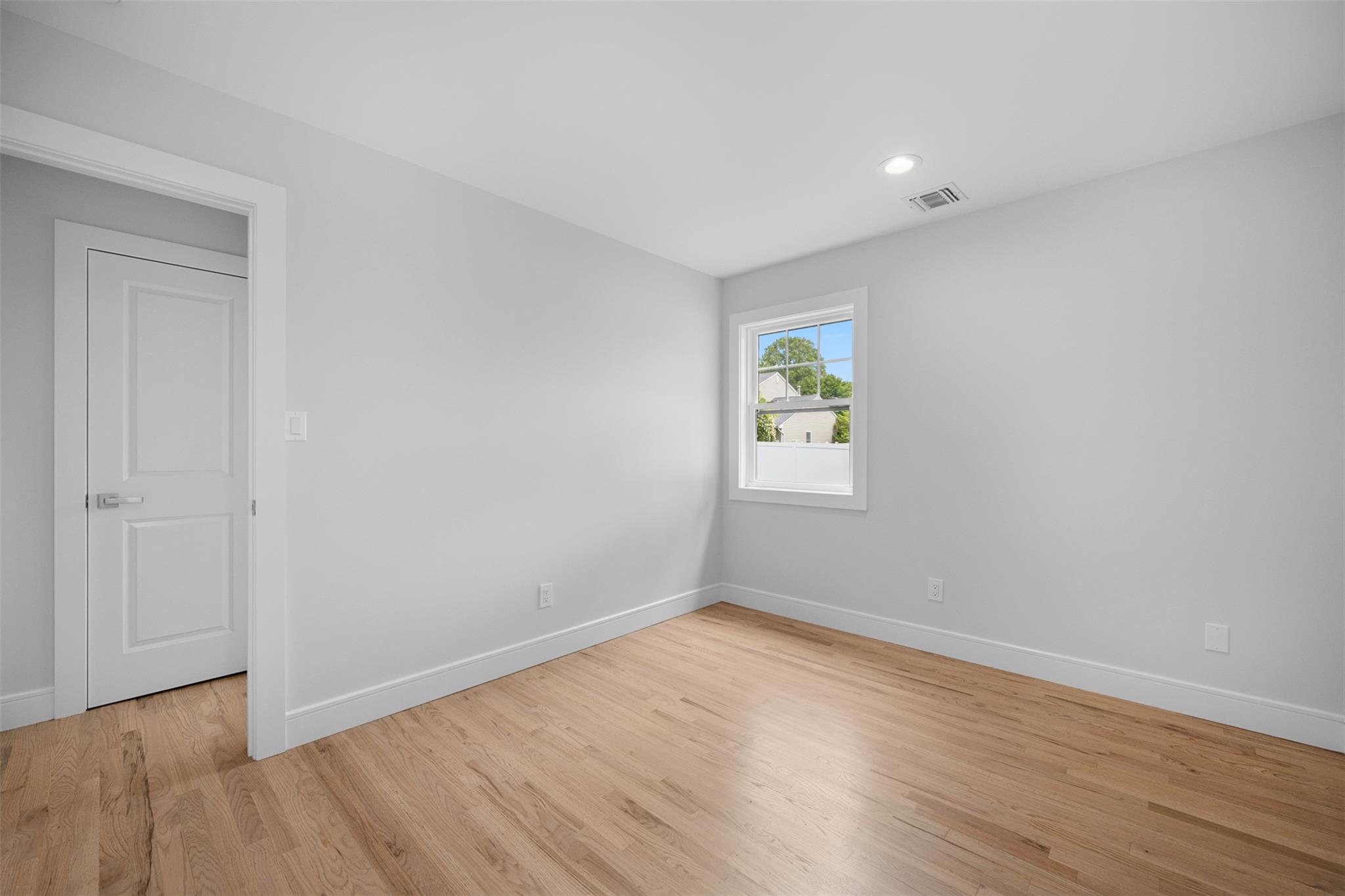 8 Massey Court, Huntington, New York image 24