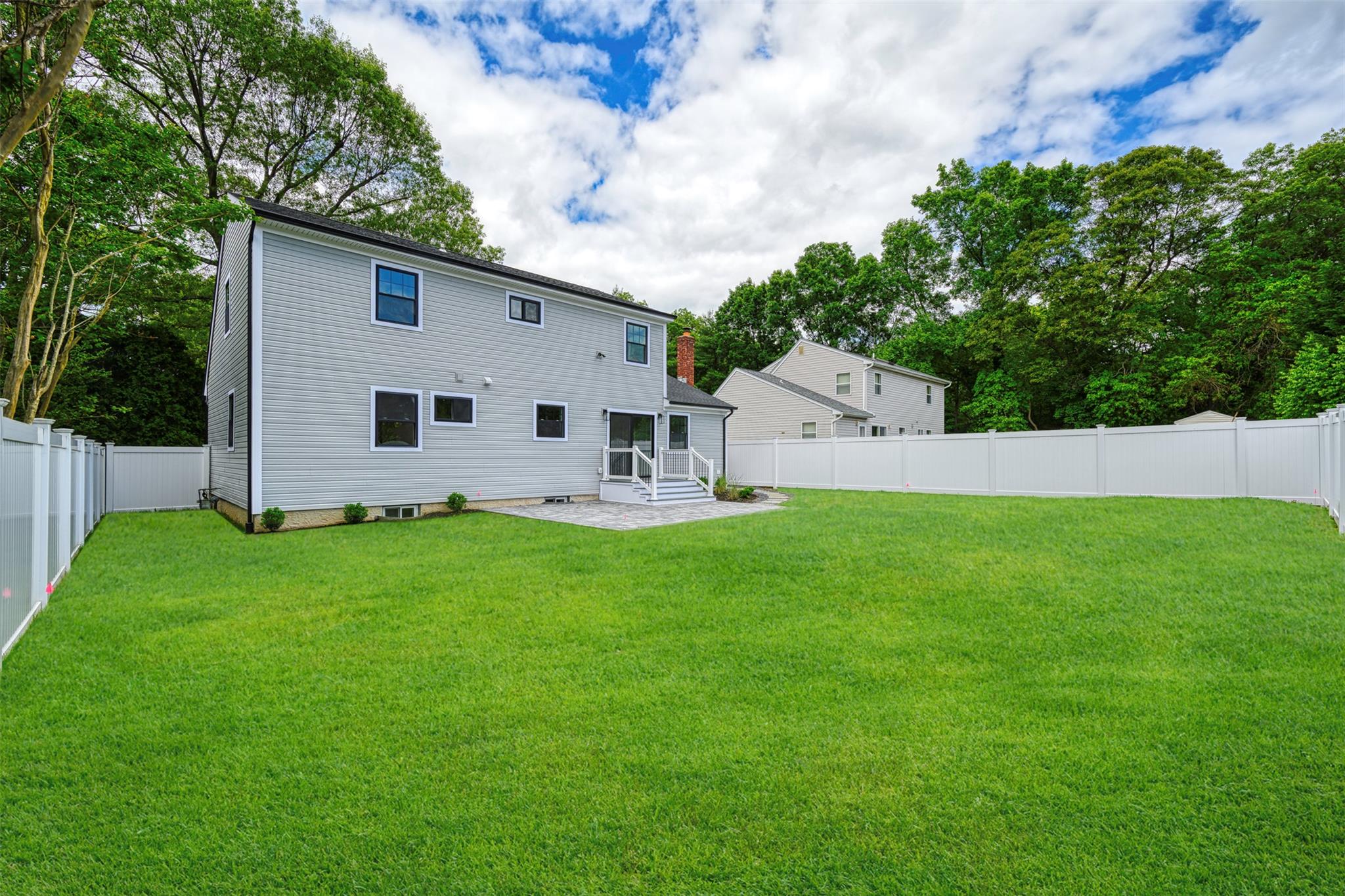 8 Massey Court, Huntington, New York image 5