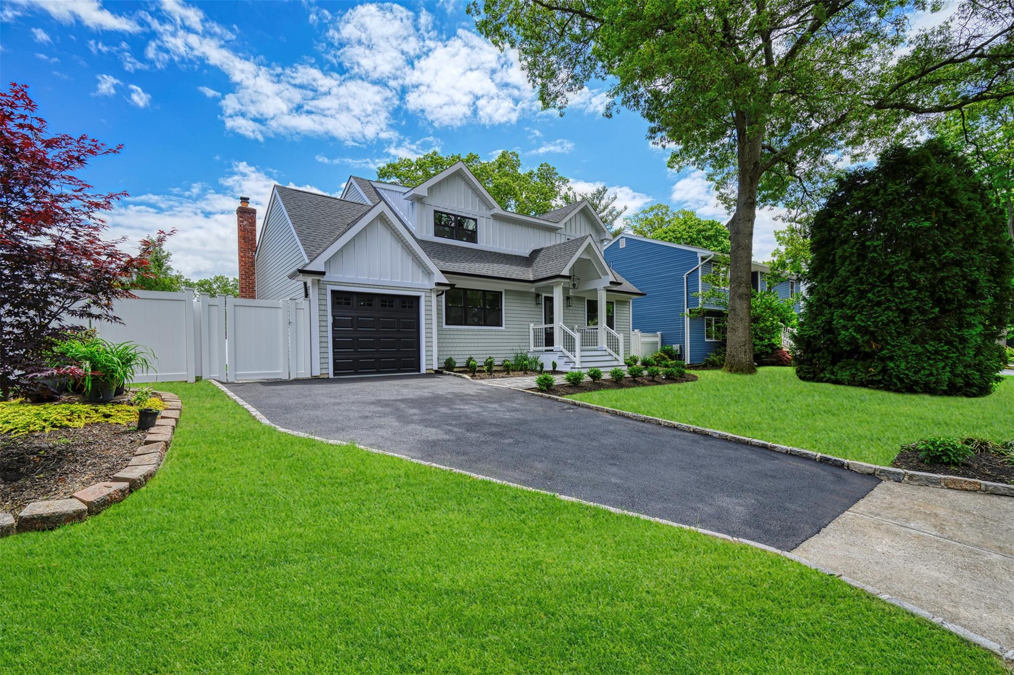 8 Massey Court, Huntington, New York image 2