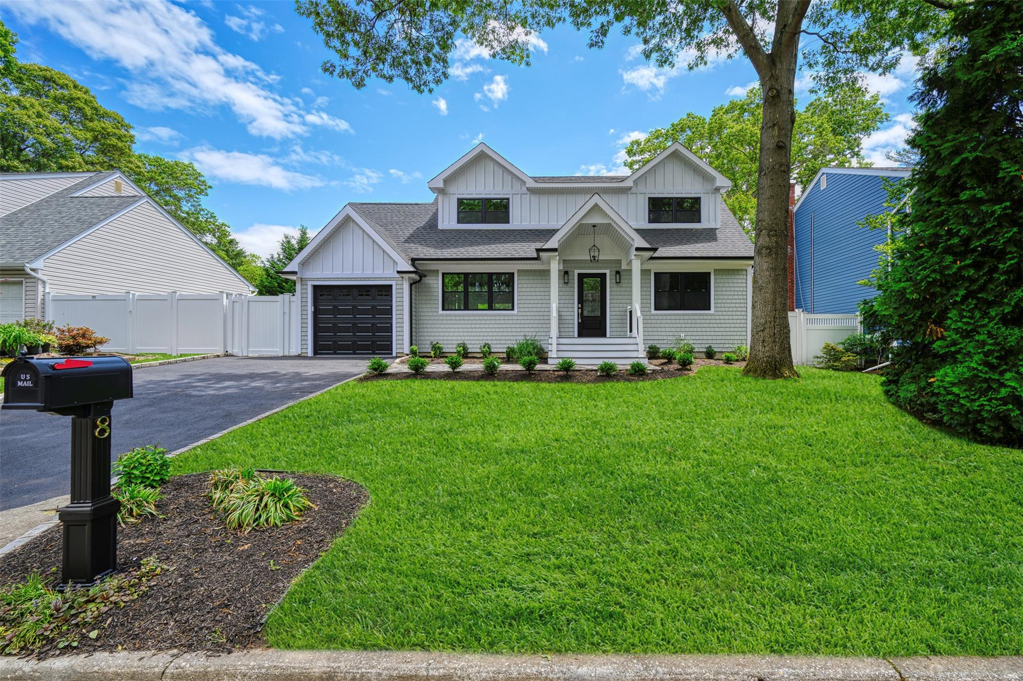 Massey Court, Huntington, Hamptons, NY - 5 Bedrooms  
4 Bathrooms - 