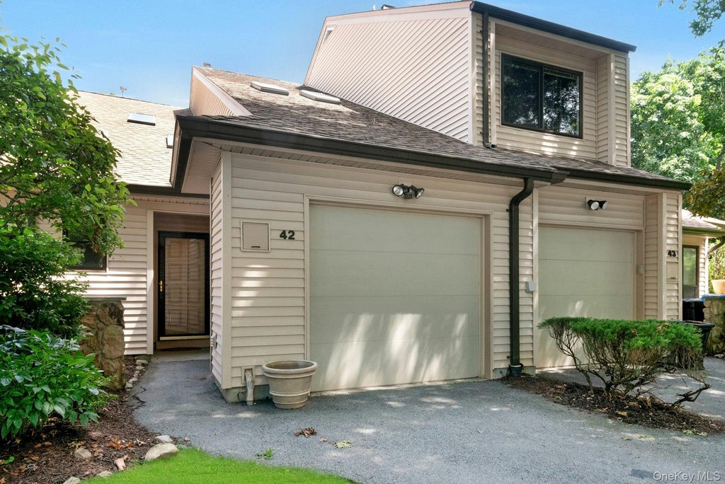 Photo of 42 Hudson Watch Drive, Ossining, NY 10562 (MLS # 1050907)