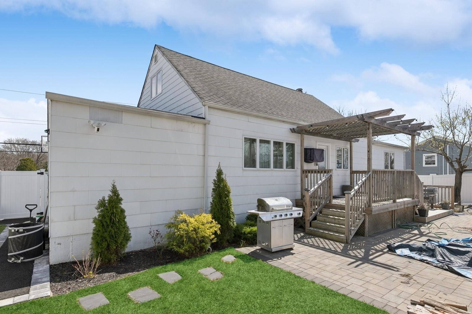 3114 Heather Avenue, Medford, New York image 30