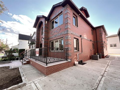 4634 211th Street Bayside NY 11361