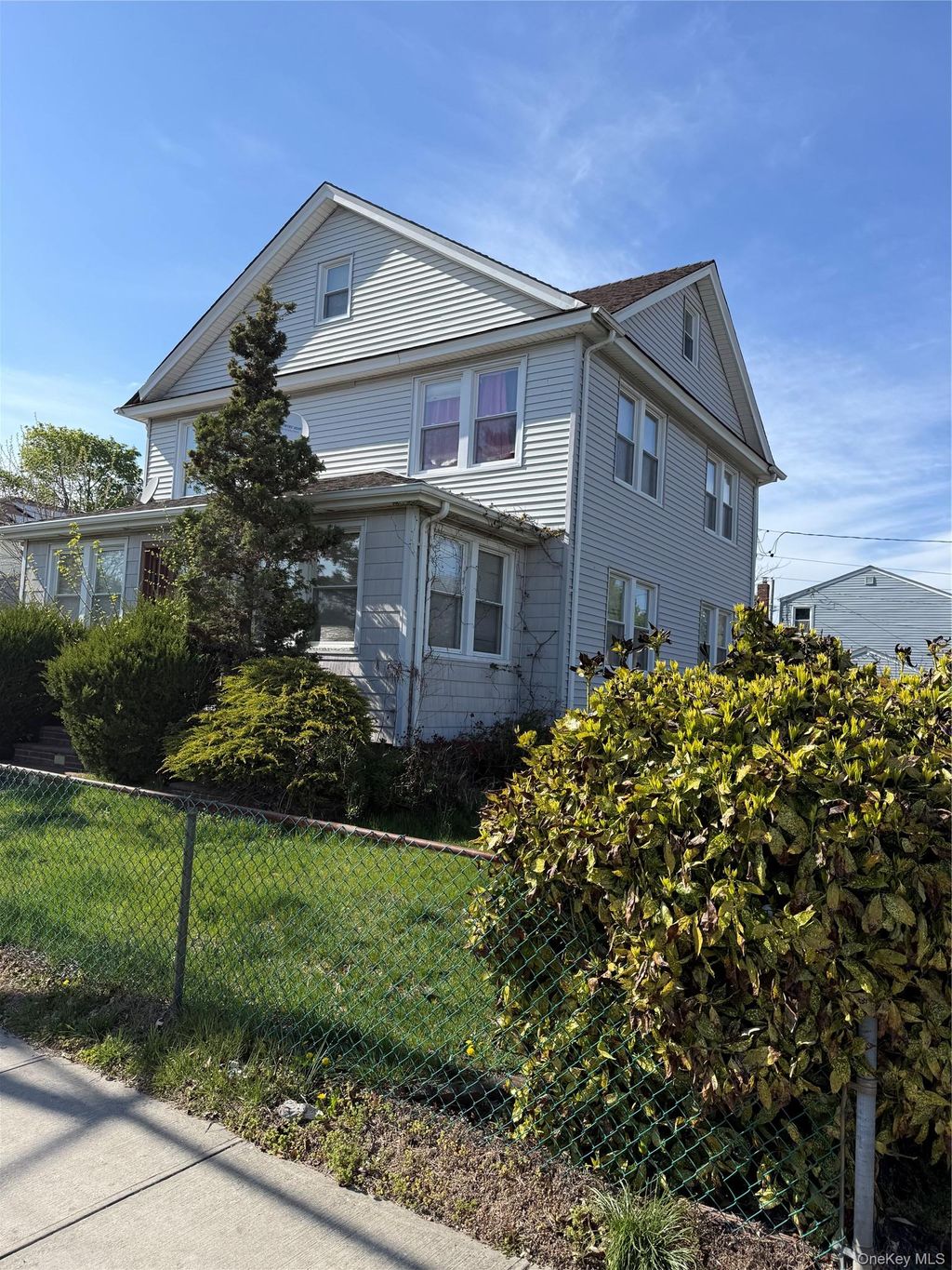 Photo of 727 Beck Street, Uniondale, NY 11553 (MLS # 991310)