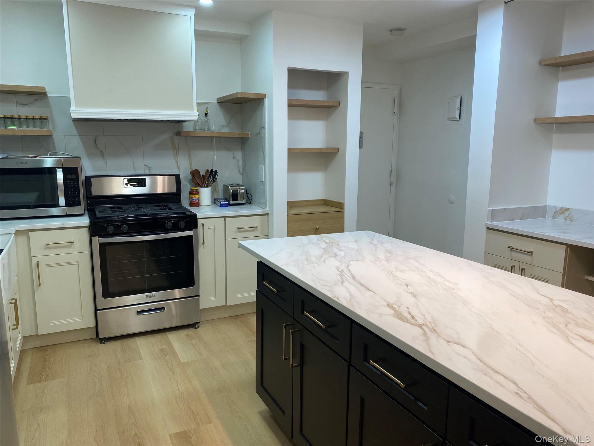 1230 Estates Lane 1136