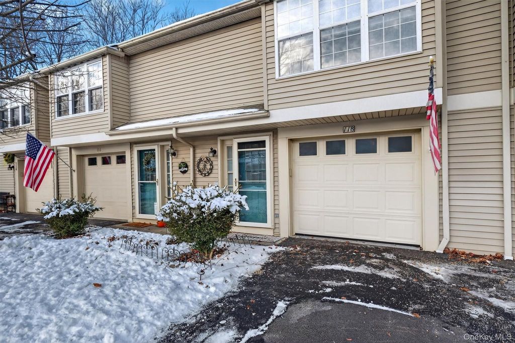 Photo of 118 Elmcrest Drive, Fishkill, NY 12524 (MLS # 944578)