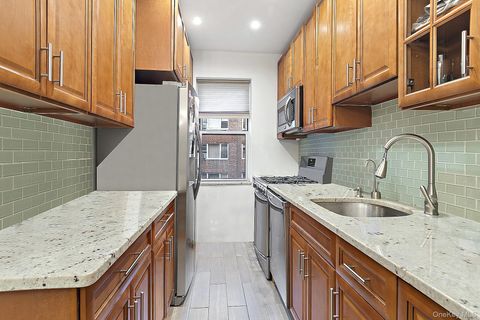 Photo of 3850 Hudson Manor Terrace #3EW, Bronx, NY 10463 (MLS # 961565)